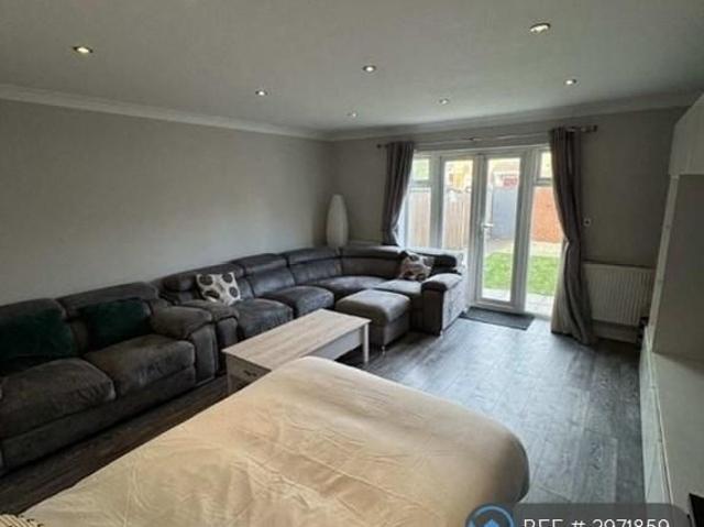 Room for rent in Wexham, George Green