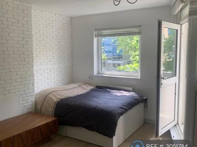 Room for rent in Sayes Court Estate, Greater London