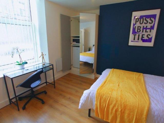 Room for rent in Woolshops, Calderdale