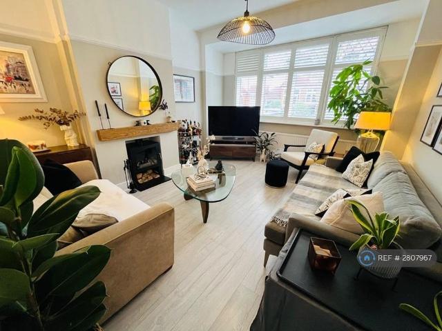 Room for rent in London Borough of Merton, Greater London