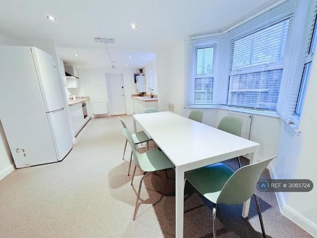 Room for rent in Stockwell Park, Greater London