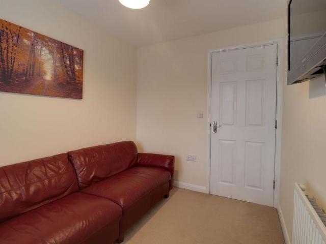 Room for rent in Baswich, Staffordshire