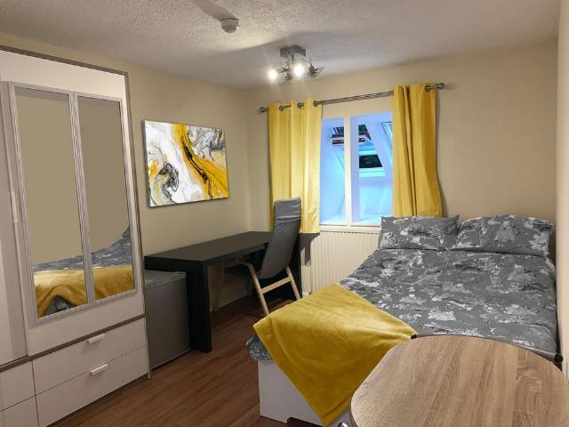 Room for rent in Little Stanion, Weldon