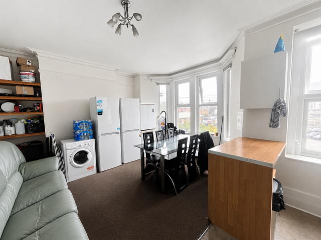 Room for rent in Allt-yr-yn, Wales