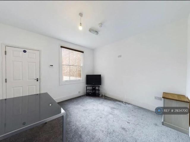 Room for rent in Semilong, Northampton