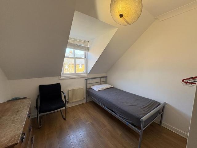 Room for rent in Ravensworth Gardens, Cambridge