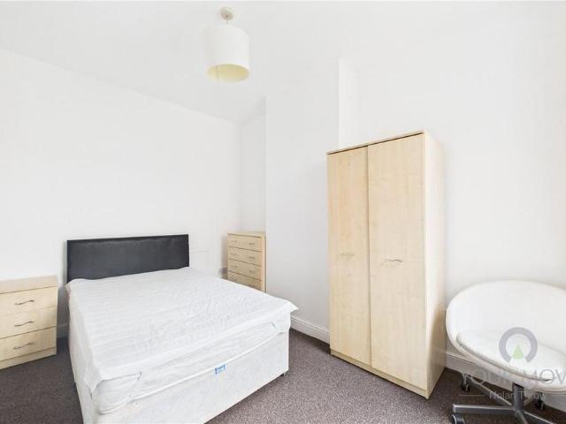 Room for rent in Phippsville, Northampton