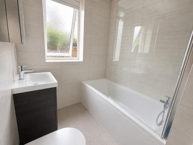 Room for rent in London Borough of Ealing, Greater London