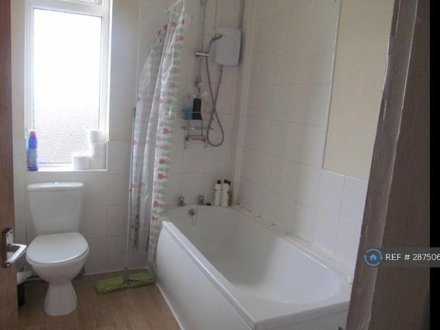 Room for rent in Old Town, South Yorkshire