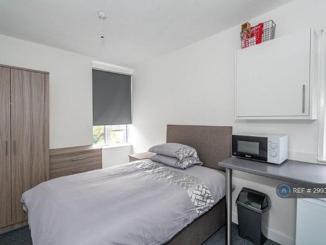 Room for rent in Leyfields, Kettlebrook