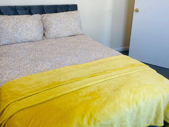 Room for rent in Gould's Green, Greater London