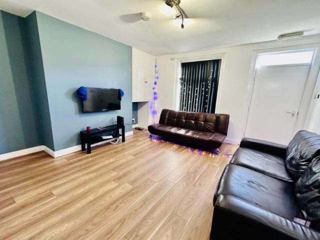 Room for rent in Beckett Park, Leeds