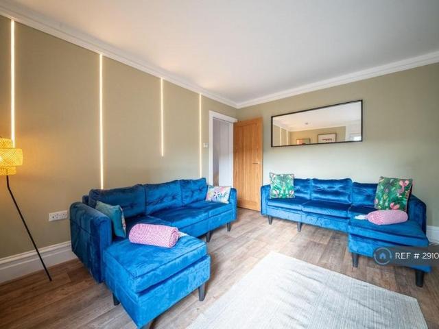 Room for rent in New Normanton, East Midlands