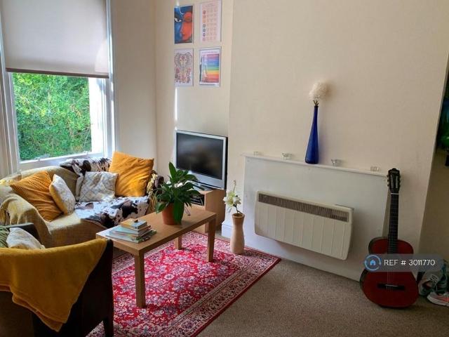 Room for rent in Heaton Moor, Greater Manchester