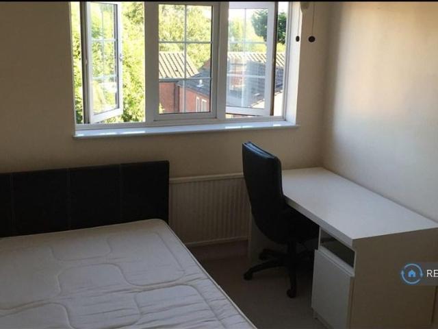 Room for rent in Fordham Heath, Essex
