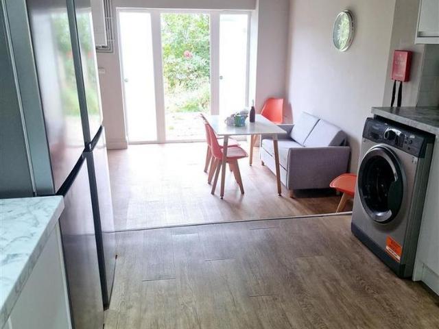 Room for rent in Hoyland Common, Tankersley