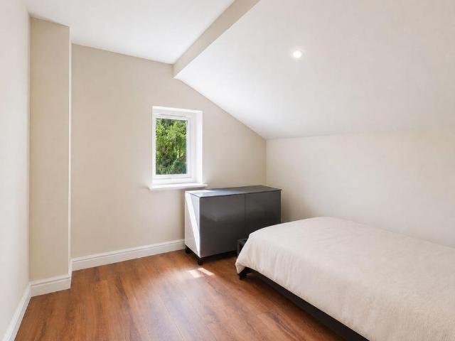 Room for rent in Froggatt, East Midlands