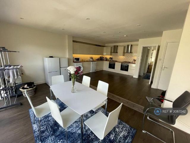 Room for rent in Dudden Hill, Greater London