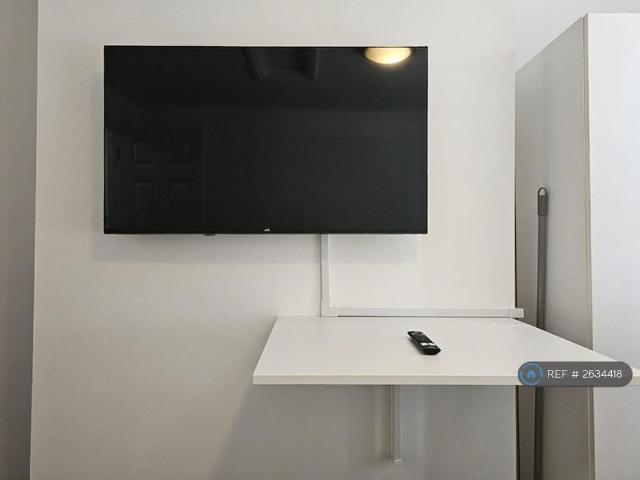 Room for rent in Longlands, Halfway Street