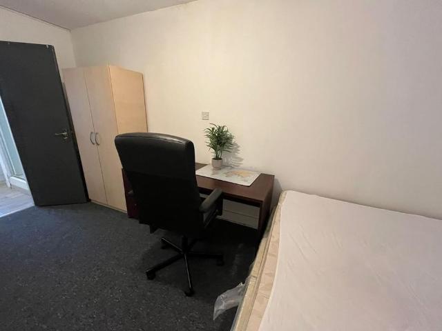 Room for rent in London Borough of Ealing, Greenford