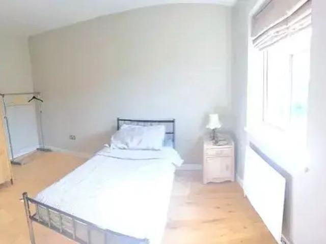 Room for rent in London Borough of Croydon, Norbury