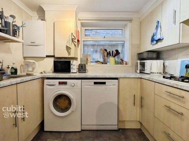 Room for rent in Chichester, Littlecote