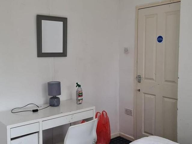 Room for rent in Moss Side, Firbank