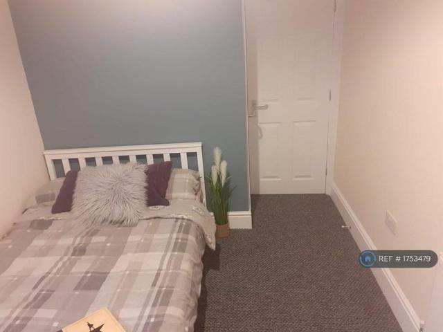 Room for rent in New Normanton, East Midlands