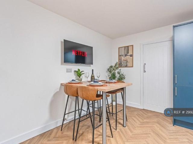 Room for rent in New Rossington, South Yorkshire