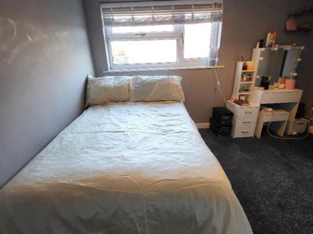 Room for rent in Digmoor, Roby Mill