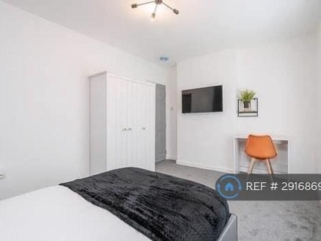 Room for rent in Heaton, Lee Bank