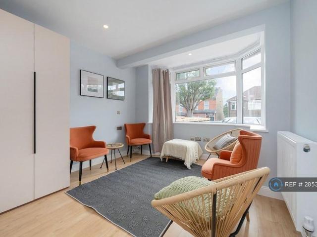 Room for rent in Greater London