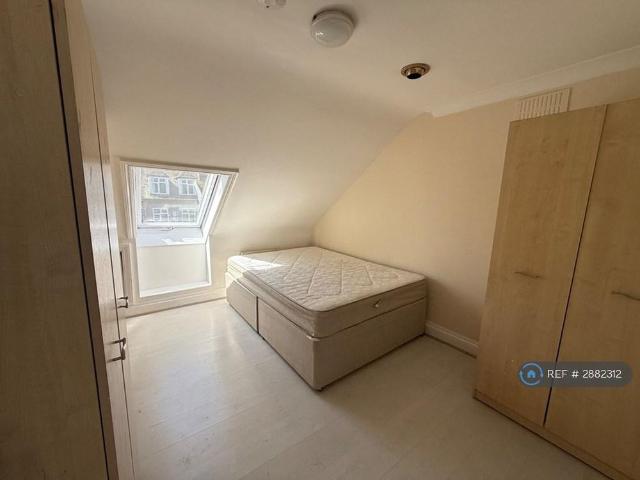Room for rent in London Borough of Hounslow, Heston