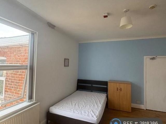 Room for rent in New Normanton, East Midlands