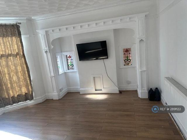 Room for rent in Spring Park, Luton