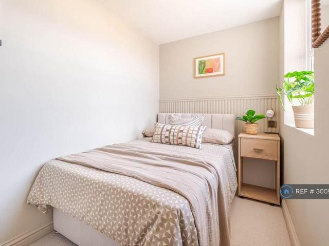 Room for rent in Midway, Kent