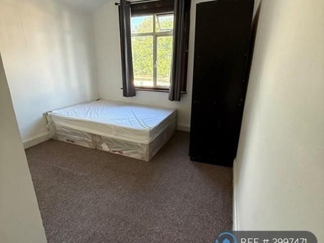 Room for rent in London Borough of Ealing, Greenford