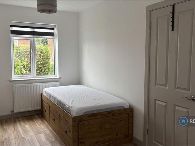 Room for rent in Feckenham, City Of Bristol