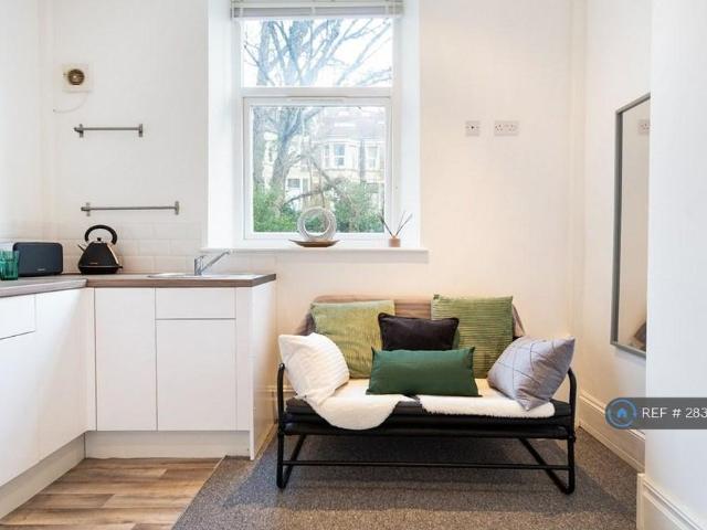 Room for rent in Feckenham, City Of Bristol