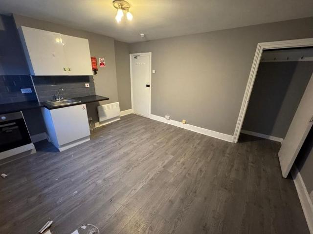 Room for rent in Luton, Chatham