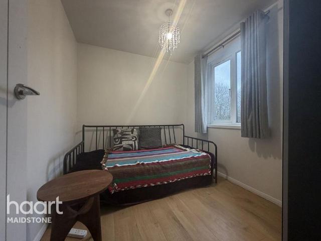 Room for rent in Midway, Kent