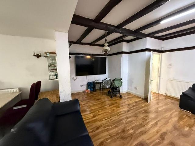 Room for rent in London Borough of Redbridge, Greater London