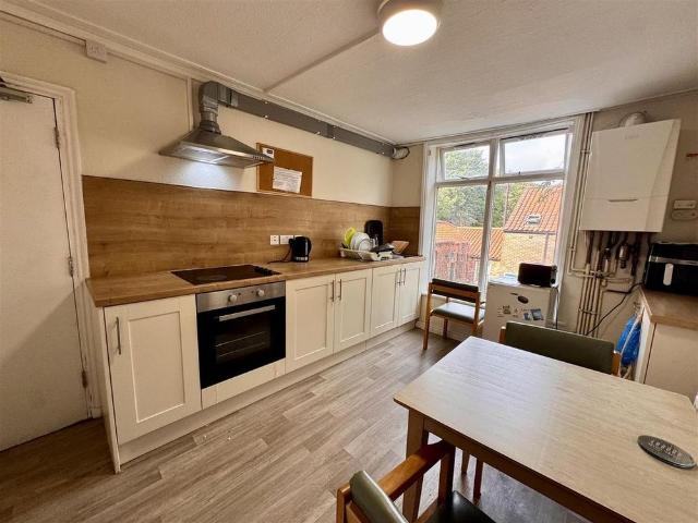Room for rent in The Groves, High Field