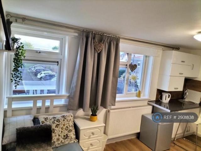 Room for rent in Harold Hill, Greater London