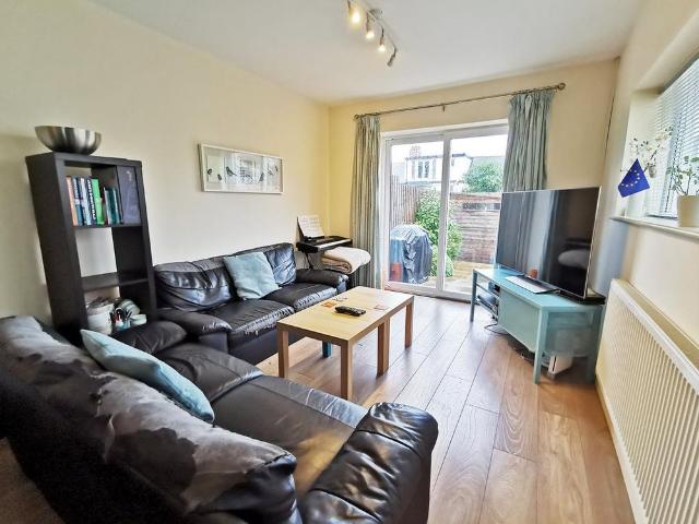 Room for rent in Falcon Lodge, Wales