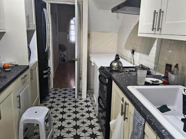 Room for rent in London Borough of Barking and Dagenham, Greater London