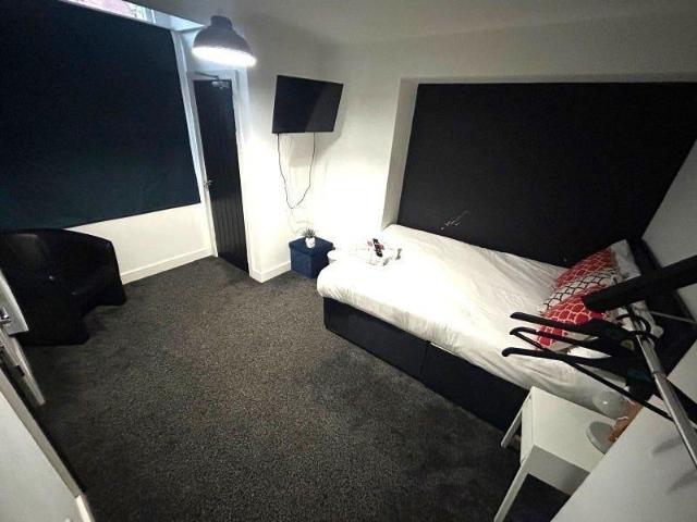 Room for rent in Brierley Hill, West Midlands