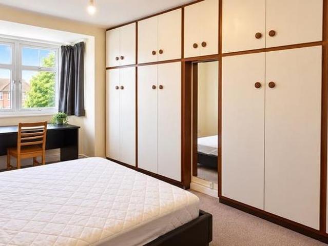Room for rent in Whitehill Estate, Cambridge