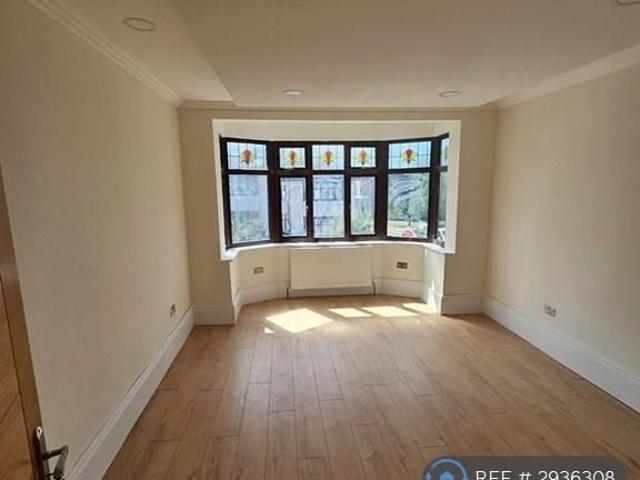 Room for rent in Gants Hill, Greater London