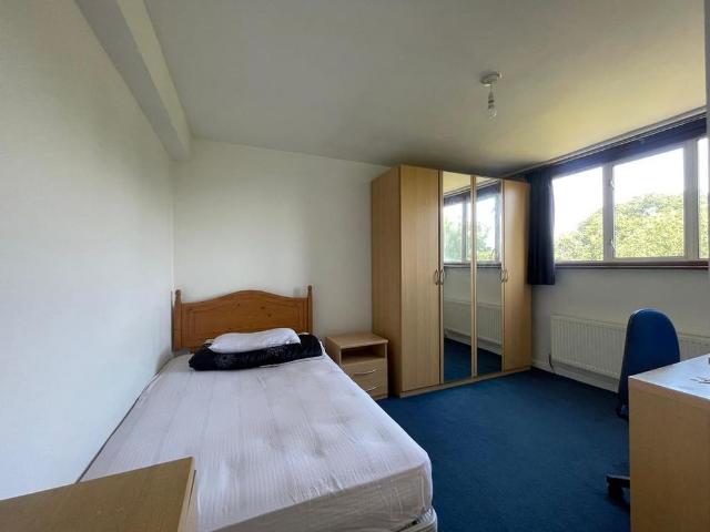 Room for rent in London Borough of Hounslow, Greater London